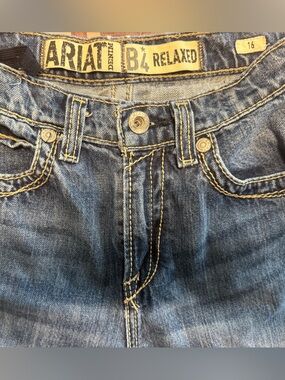 Ariat Men's Relaxed Fit Medium Blue Denim Jeans with Contrast Stitching
